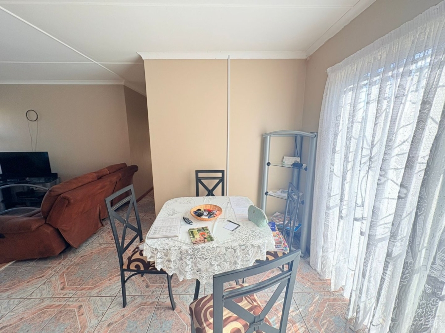 4 Bedroom Property for Sale in Sunnyridge Eastern Cape